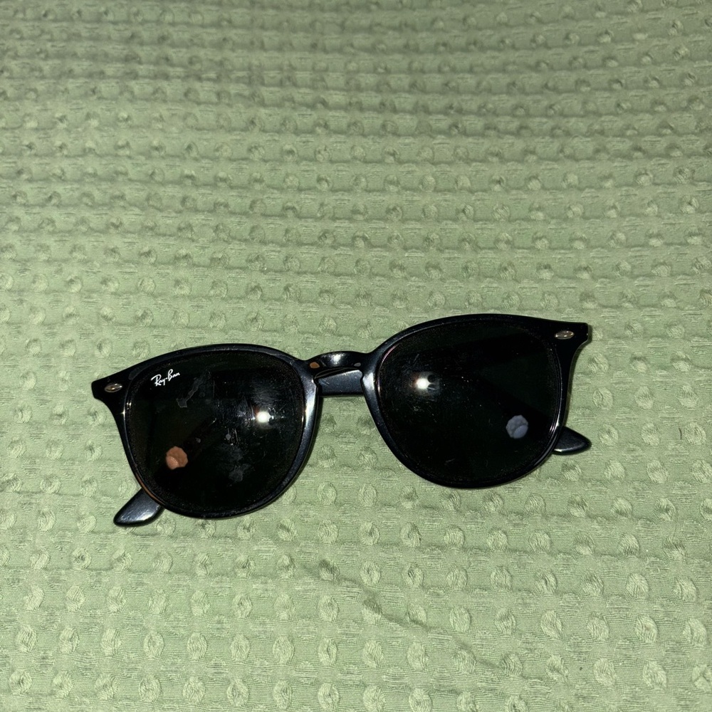 Ray-Ban Black Sunglasses